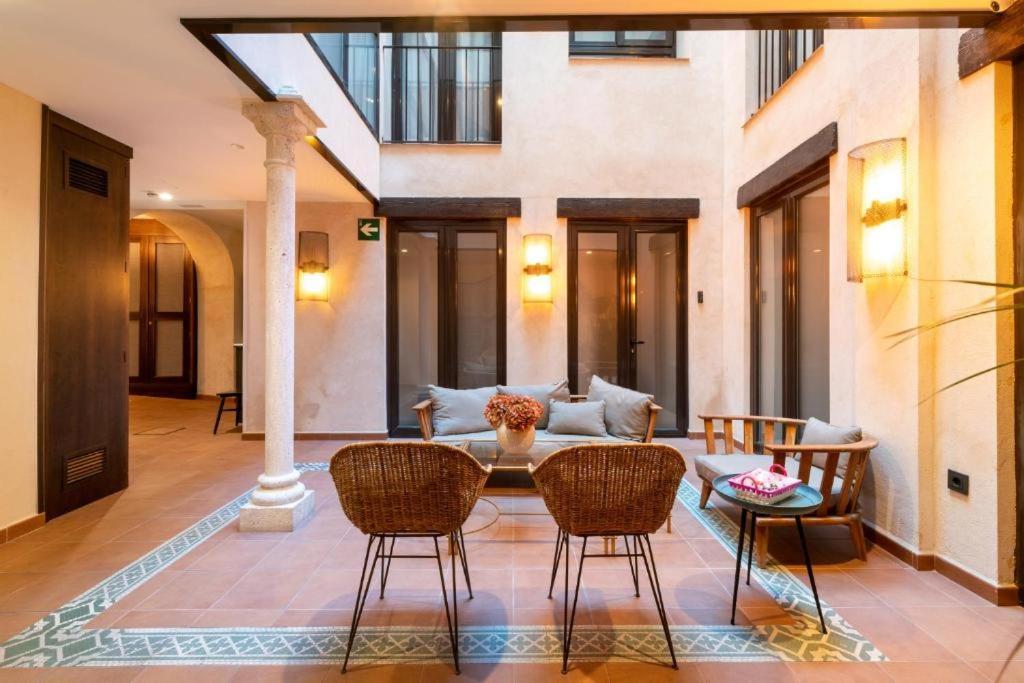 Suites San Pablo Севиля Екстериор снимка